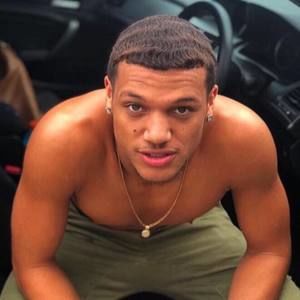 Meet your Posher, Xavier